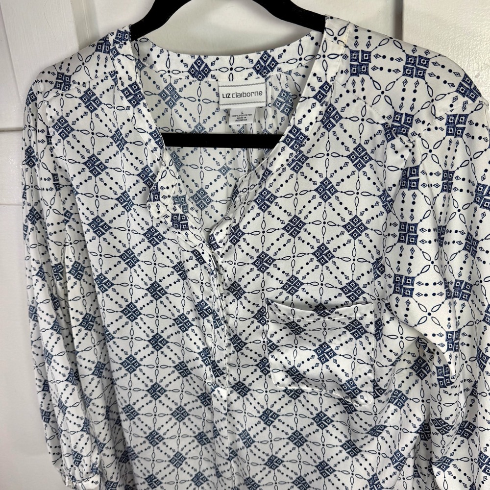 Liz Claiborne Womens Top Blue White Geometric Print V Neck‎ Long Sleeve Size L